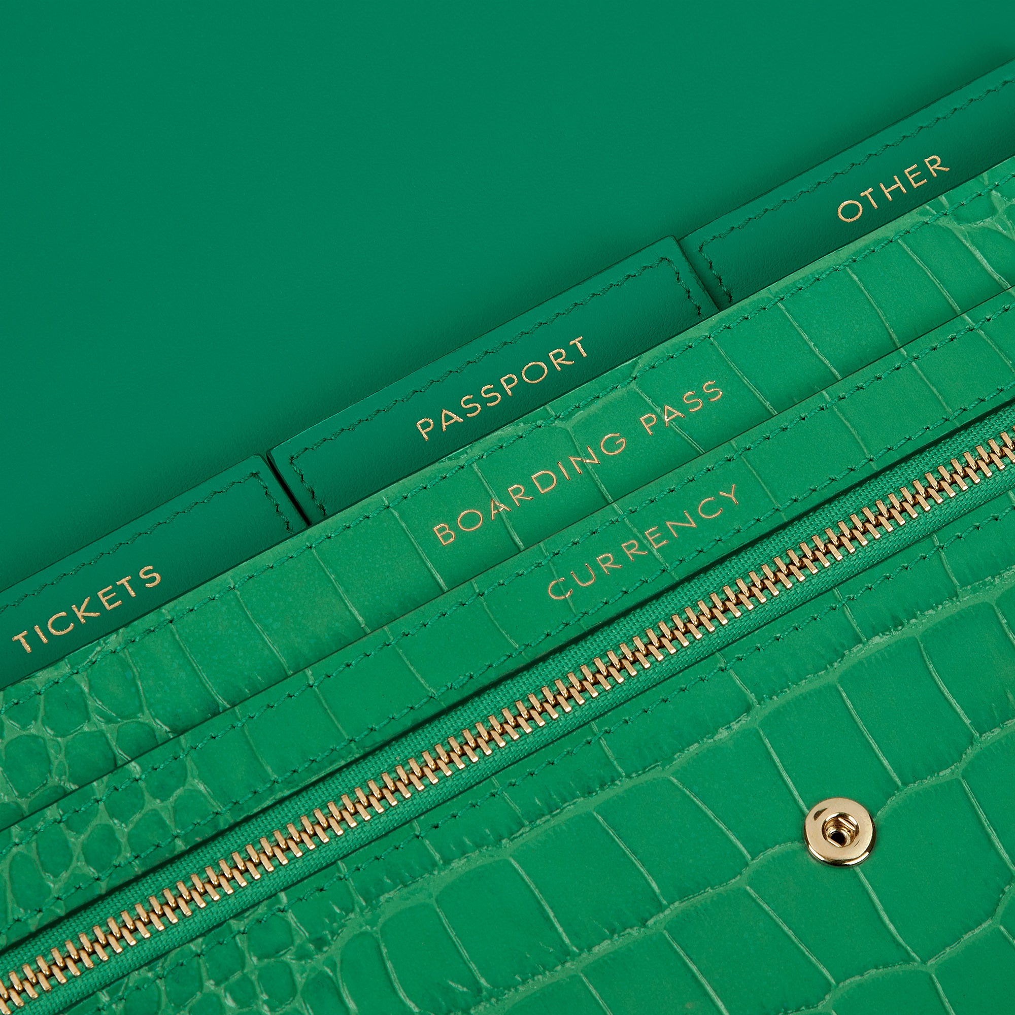 Marshall Travel Wallet in Mara - Jade