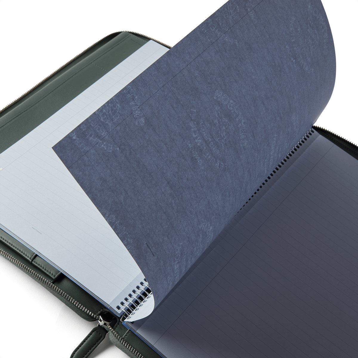 Smythson スマイソン　ドキュメントホルダー　A4サイズ A4 Writing Folder with Zip in Panama | Smythson