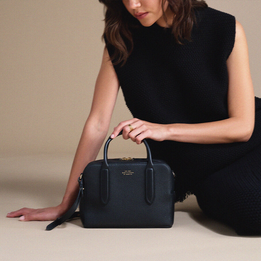 【SMYTHSON】☆レザー ショルダーバッグ☆ 1201063 Smythson Crocodile Embossed Leather Shoulder Bag in Beige