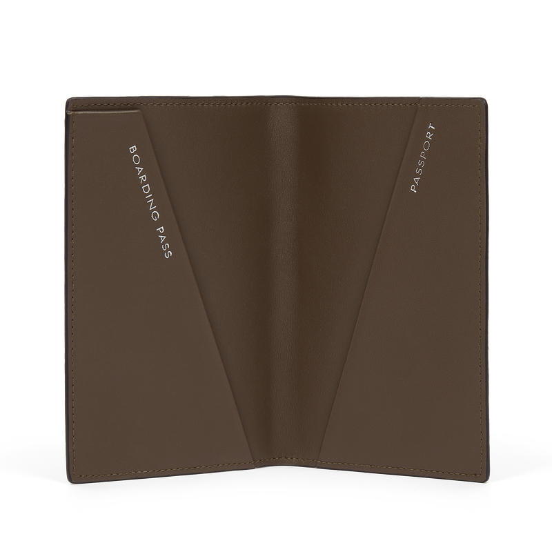 Smythson Passport Cover in Ludlow
