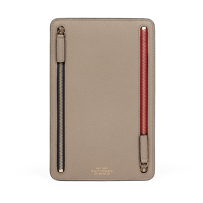 Panamaレザーマルチジップケース in sandstone | Smythson