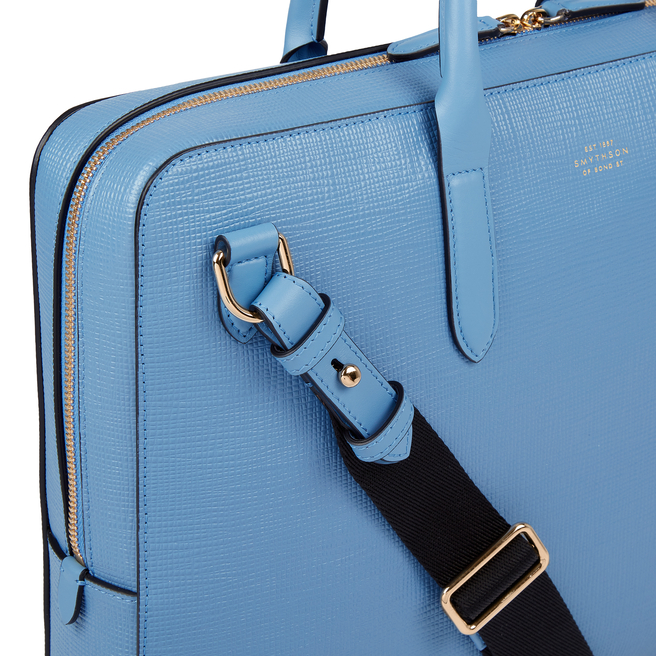 Lightweight Slim Briefcase in Panama