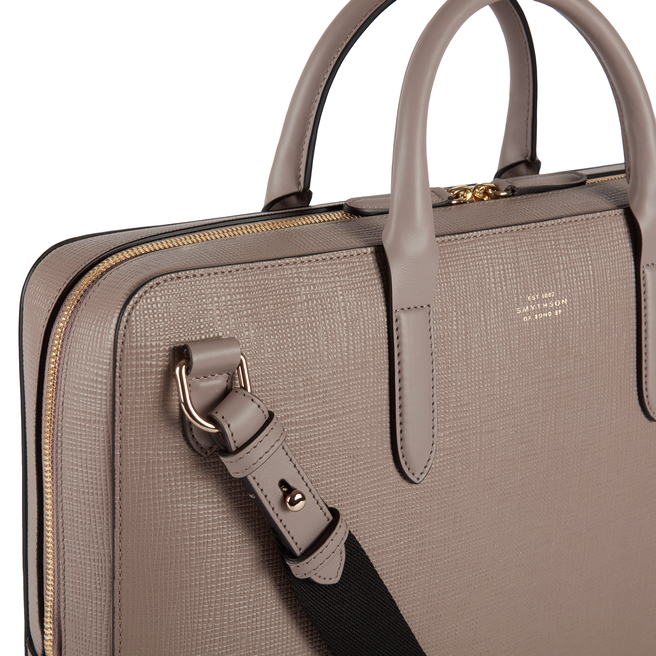 Lightweight Slim Briefcase in Panama