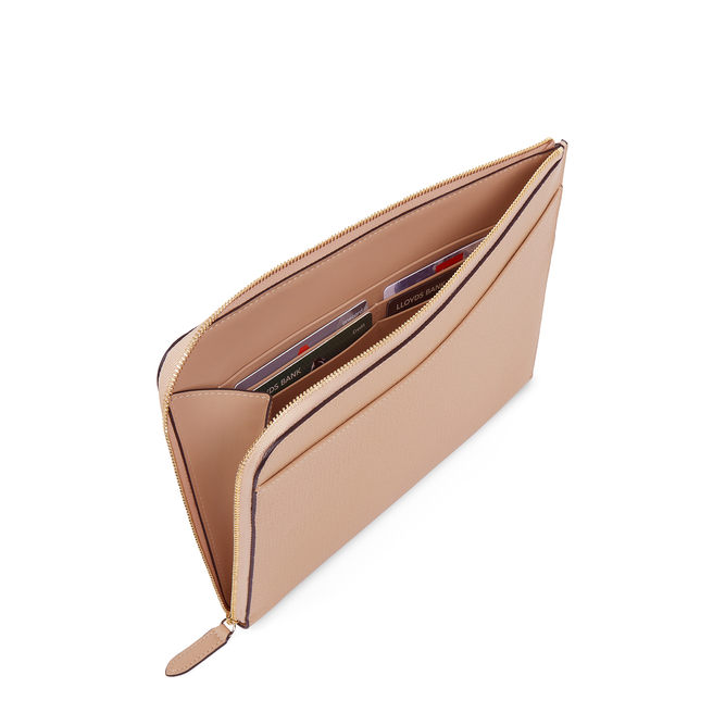 Flat Travel Organizer Pouch in Ludlow
