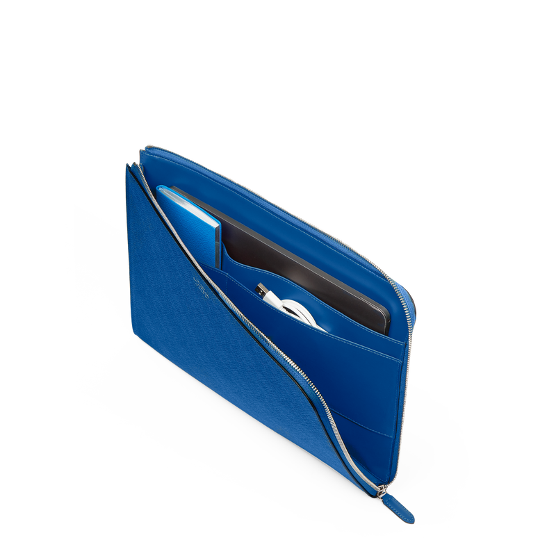 Small Laptop Case in Panama