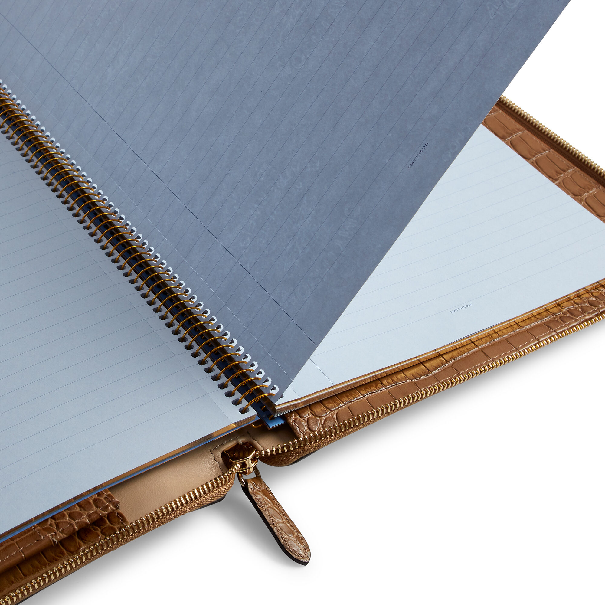 Maraレザー A4ジップノートホルダー in mushroom | Smythson Maraレザー A4ジップノートホルダー in mushroom | Smythson