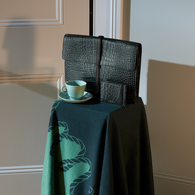 Mara Loop Folio