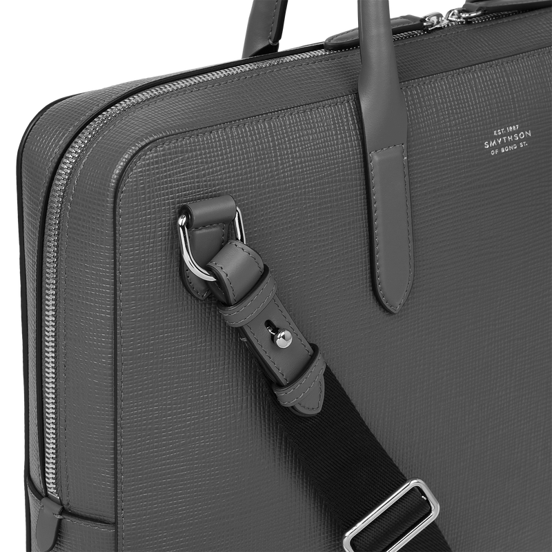 Lightweight Slim Briefcase in Panama