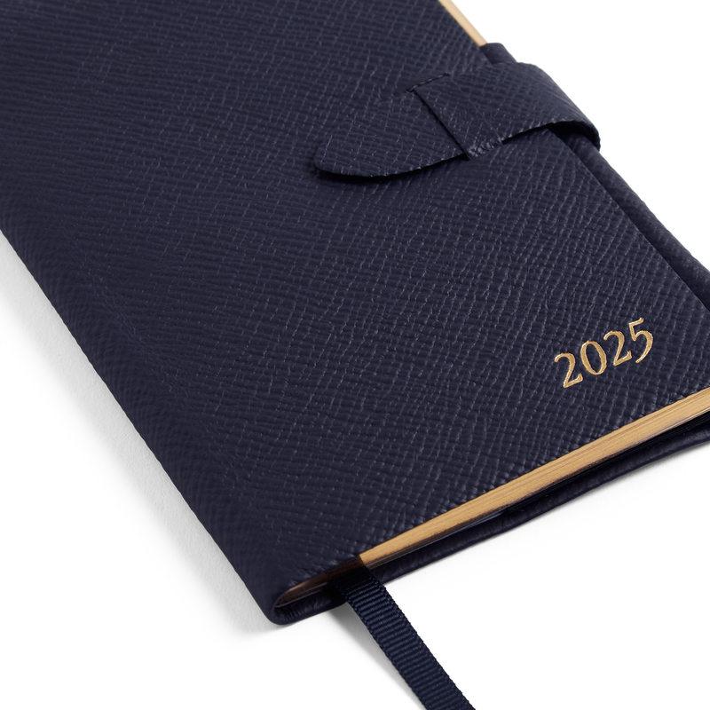 2025 Panama Weekly Agenda with Pencil 