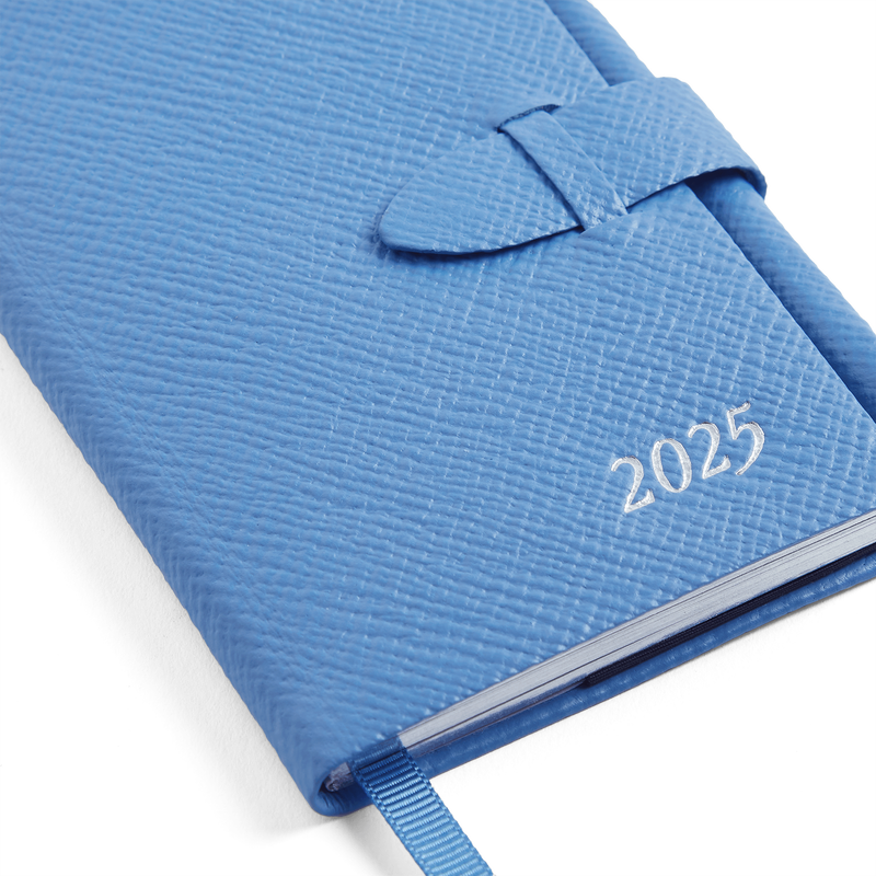 2025 Wafer Weekly Agenda with Pencil in Panama 