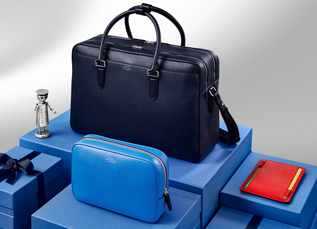 PanamaレザーEast Westトートバッグ in black | Smythson
